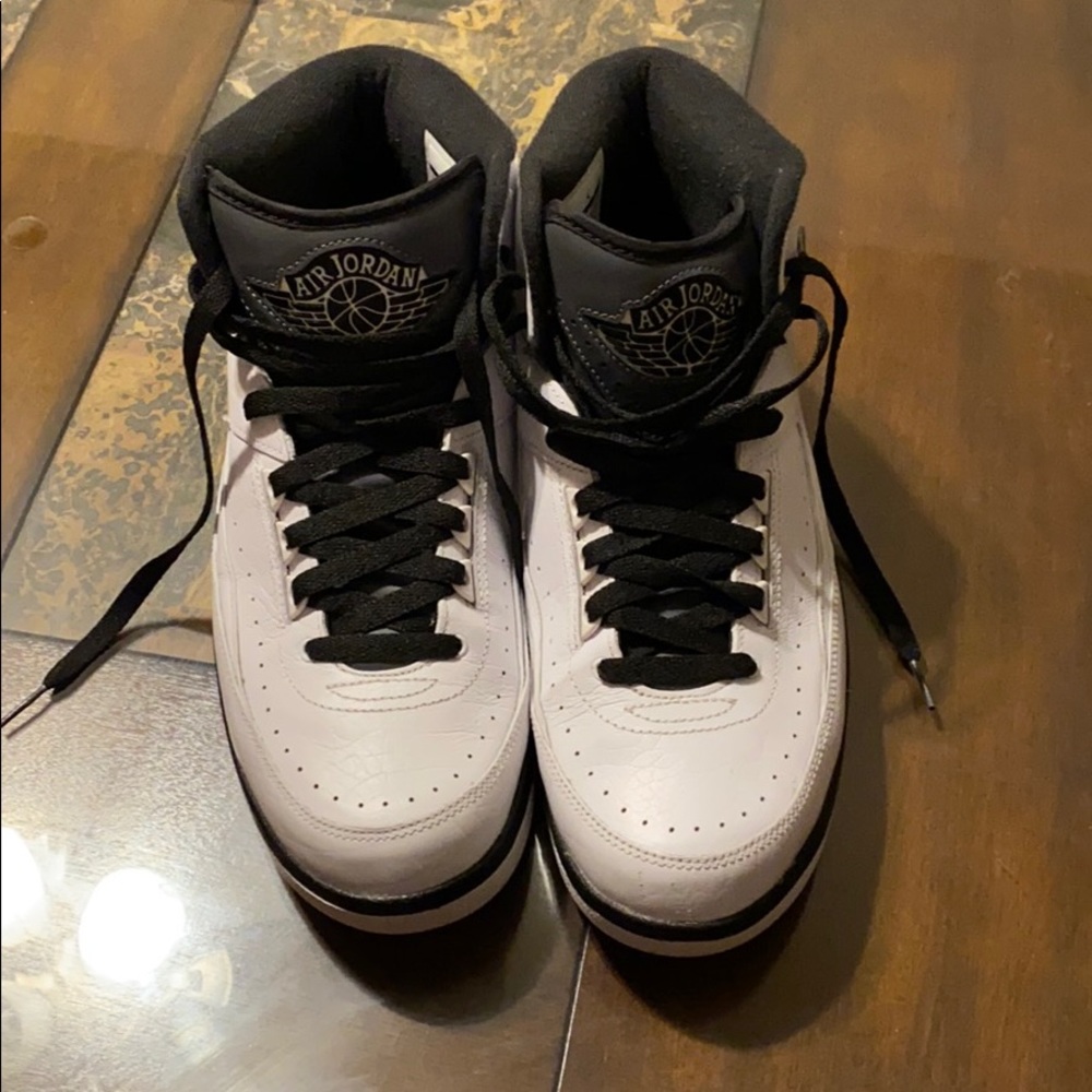 Men’s Jordan 2 “wing it” size 10.5